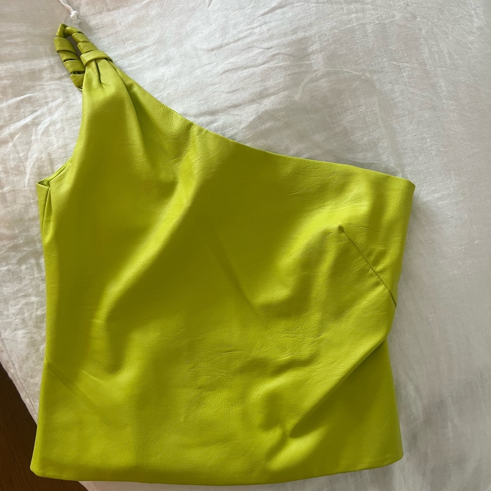 The Bar One Shoulder Top